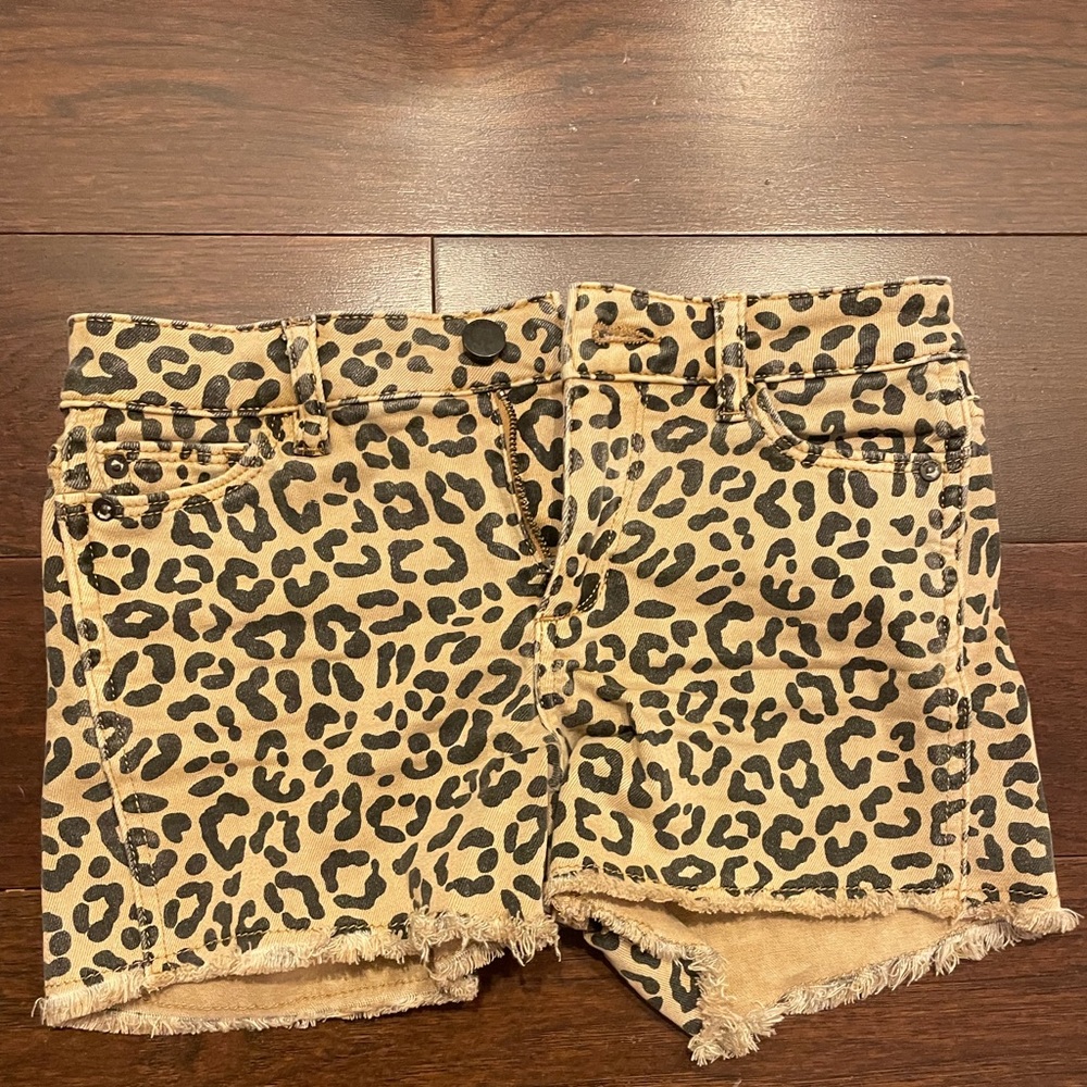 Kids short leopard print jean shorts, size 12